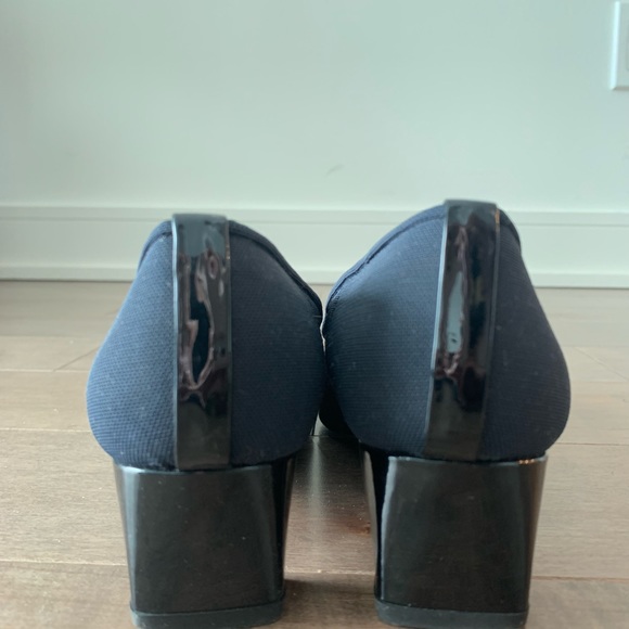 Vintage Stuart Weitzman Pumps. Never worn. Size 35 EU (5). Authentic. - Picture 3 of 5